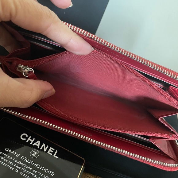 Authentic Chanel zippy caviar wallet - Picture 15 of 16